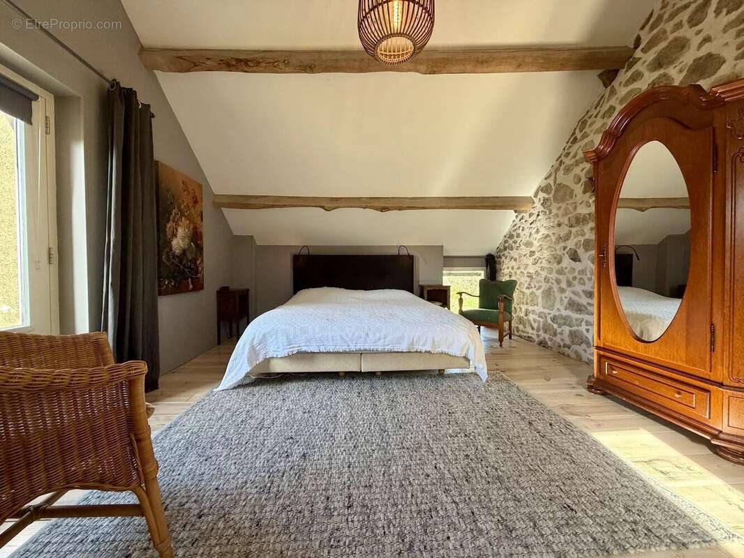 Maison à MONTSAUCHE-LES-SETTONS