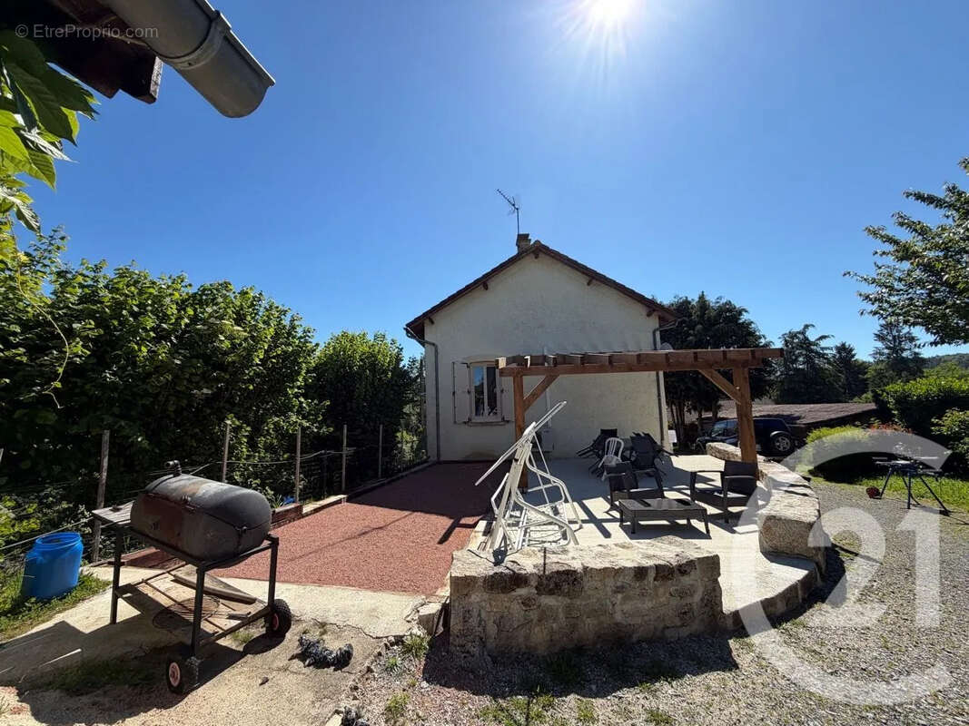 Maison 90 m² à Laroquebrou  - photo 4