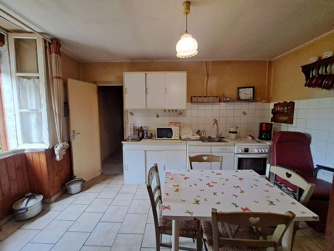 Maison 124 m² à Condeon  - photo 9