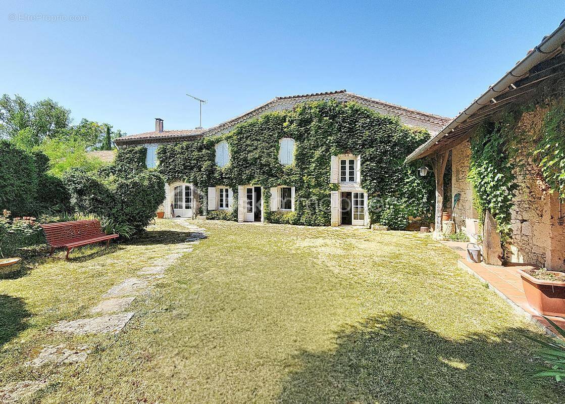 Maison à SAINT-CLAR