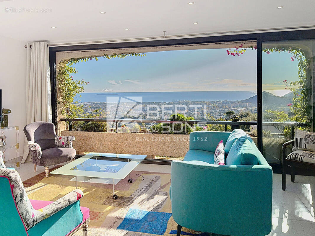 Appartement à MANDELIEU-LA-NAPOULE