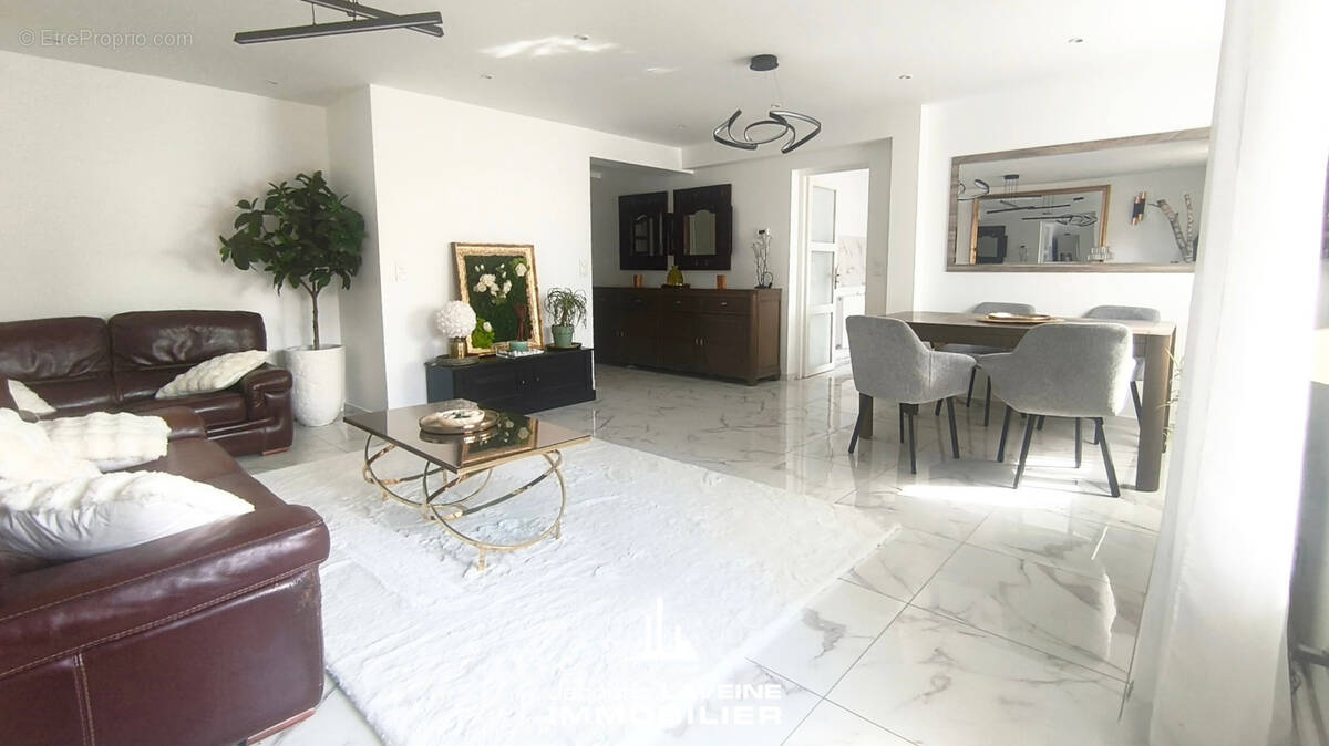 Appartement à SCY-CHAZELLES