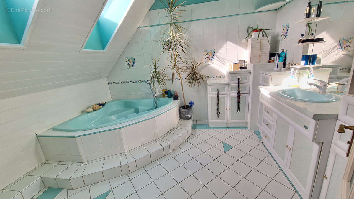 Maison à MARLY-LA-VILLE