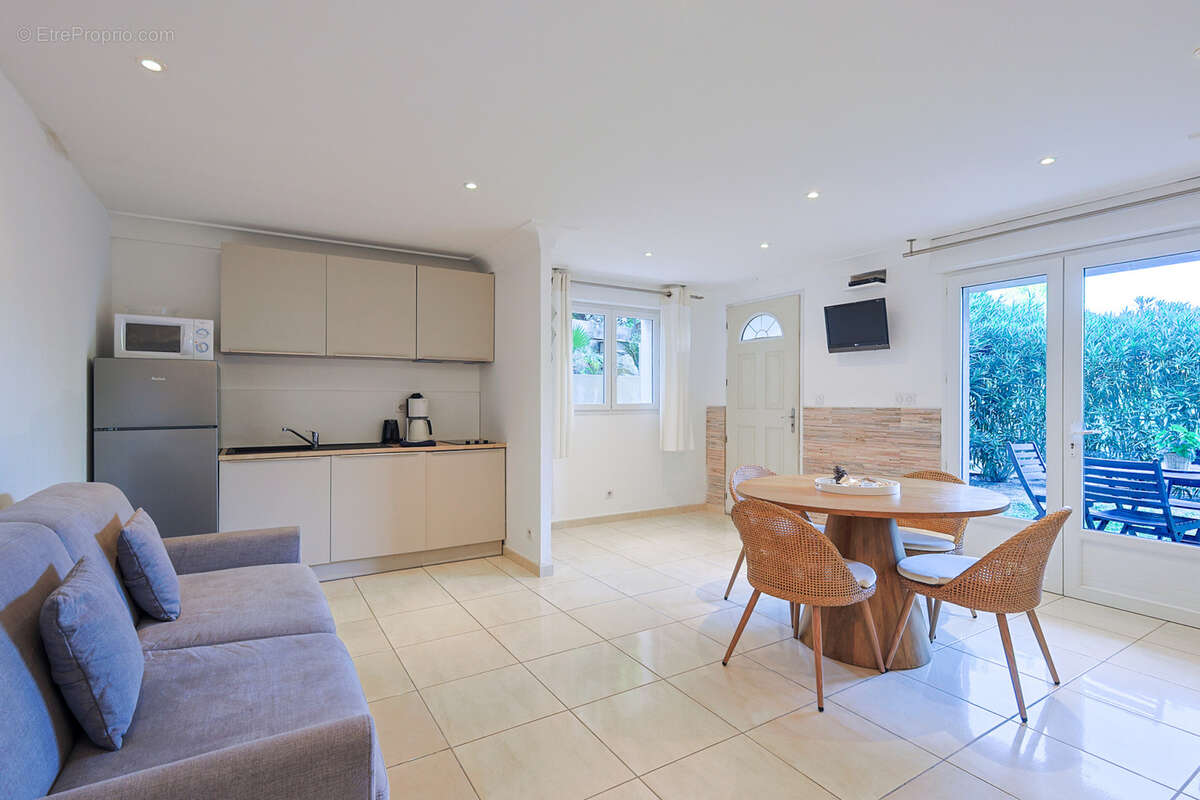 Maison à ENSUES-LA-REDONNE