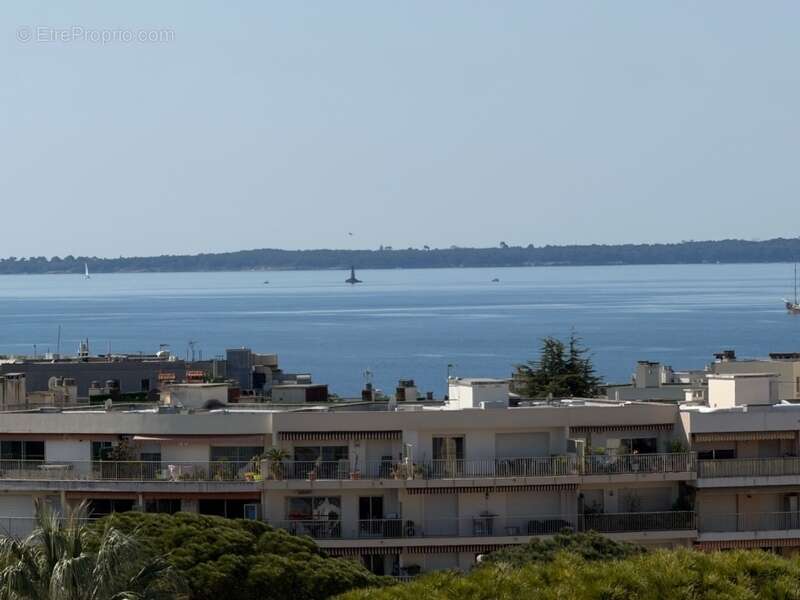  Exceptionnel - Appartement 3 pièces – Vue mer panoramique –parking et cave- Juan-les-Pins - photo 10