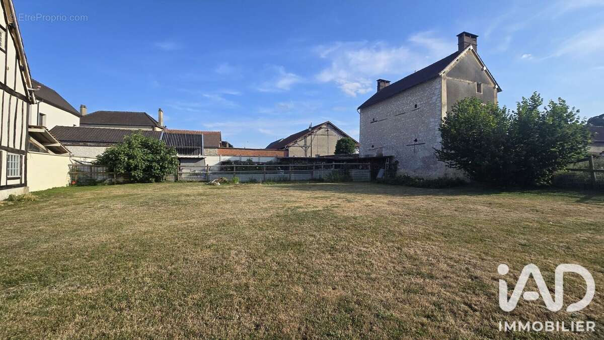 Photo 3
