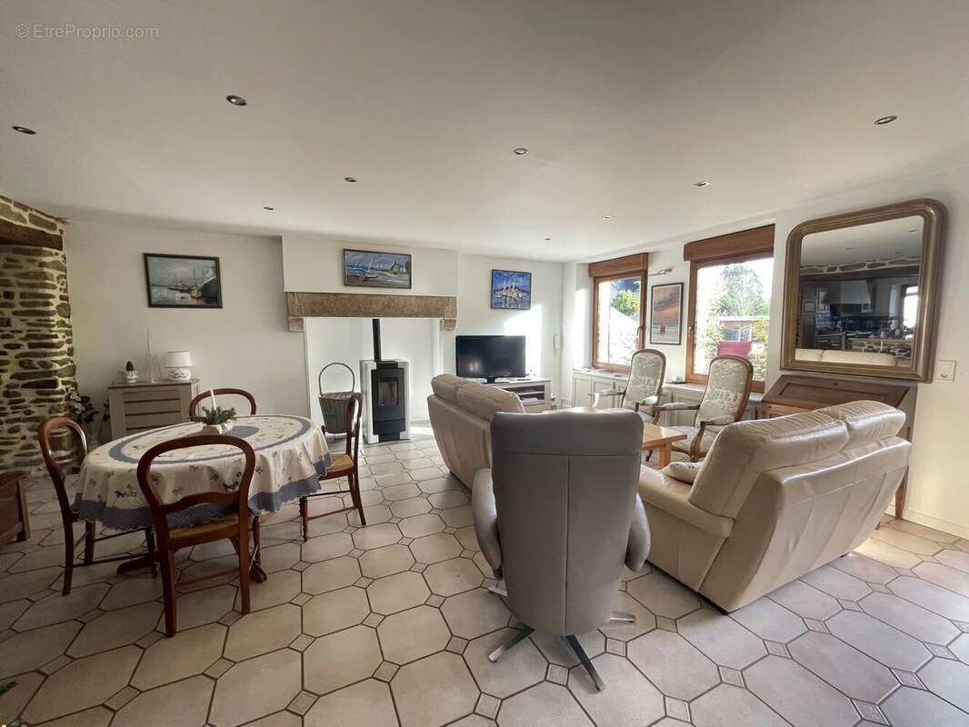 Maison à LA VICOMTE-SUR-RANCE