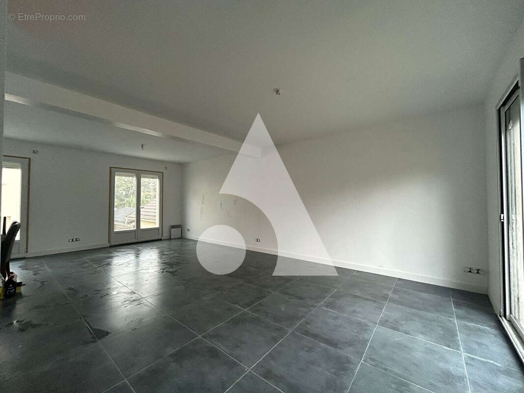 Maison à VILLIERS-SUR-MORIN