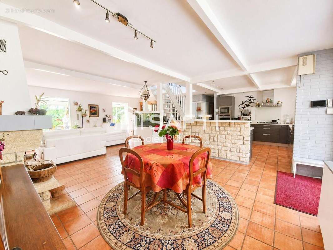 Photo 9 - Maison à SAINT-GERMAIN-LES-ARPAJON
