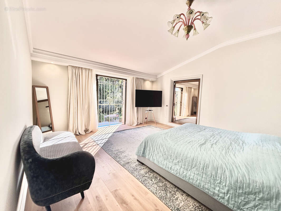 Mougins vieux village villa individuelle t7 au calme 600m2 parc de 7770m2 piscine tennis - photo 15