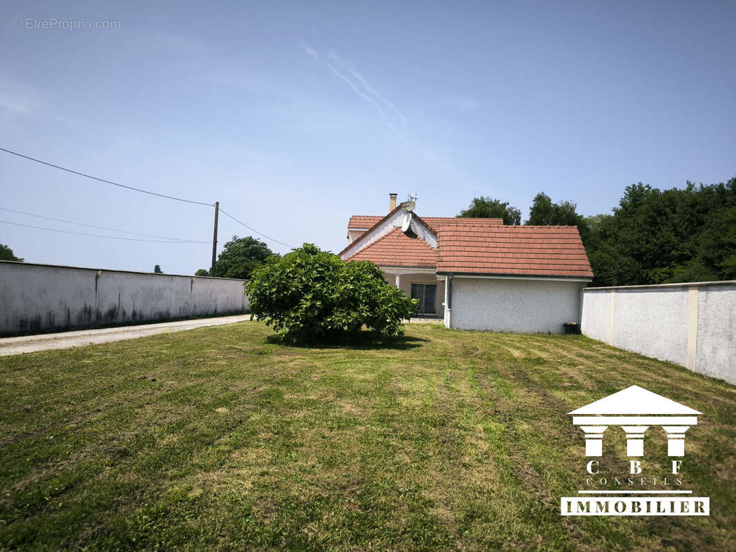 Maison à SAINT-MARCEL