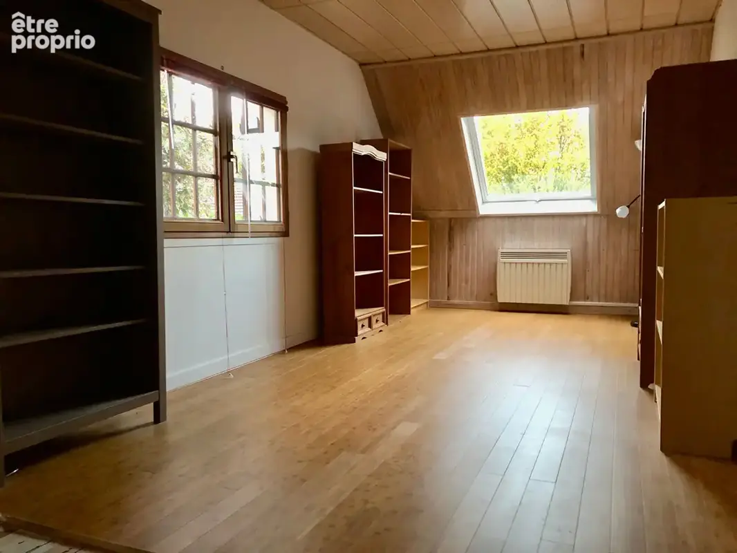 Haut buc maison individuelle sur  sous sol et jardin clos - photo 12