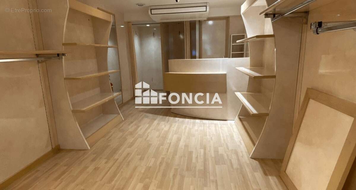 Commerce à CAVALAIRE-SUR-MER