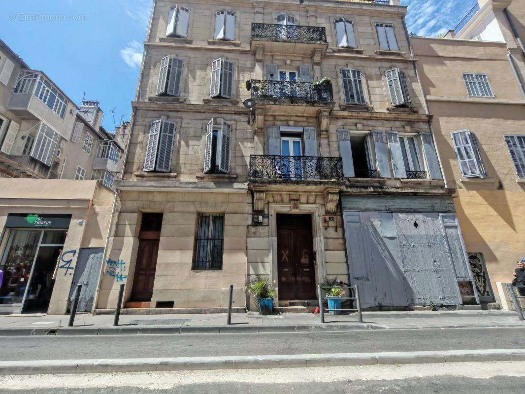 Appartement à MARSEILLE-1E