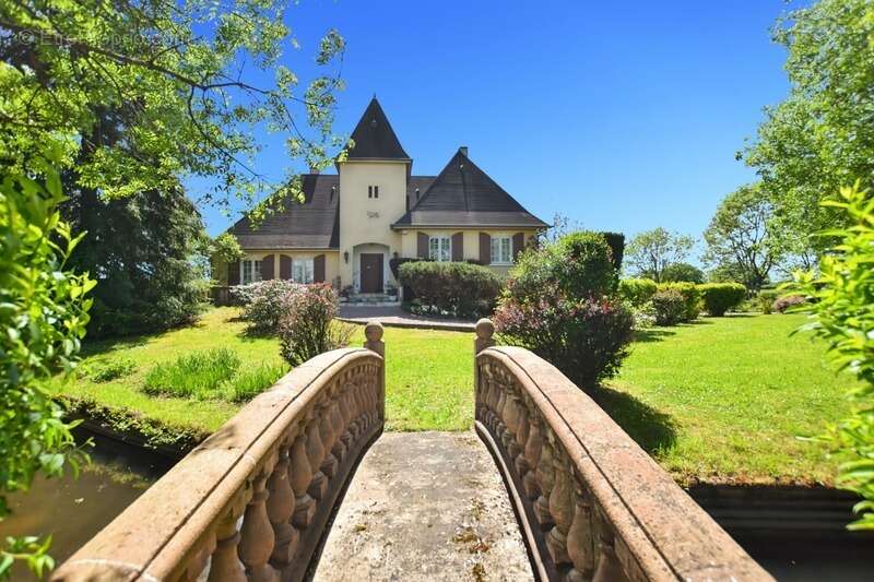 Propriete à vendre à ANTULLY avec terrain de 4577 m2 - photo 5