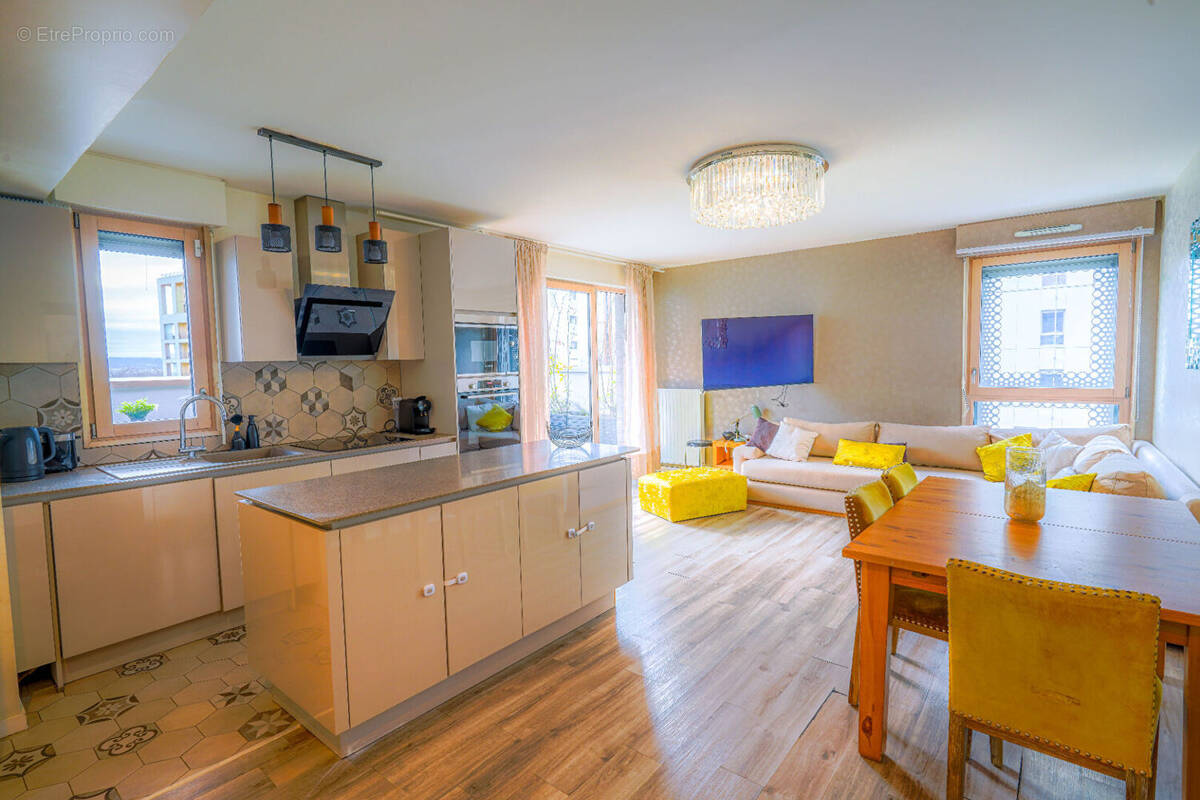 Appartement à NANTERRE