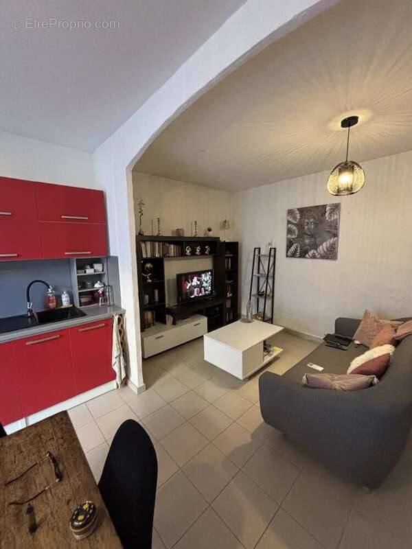 Appartement à MEYRANNES