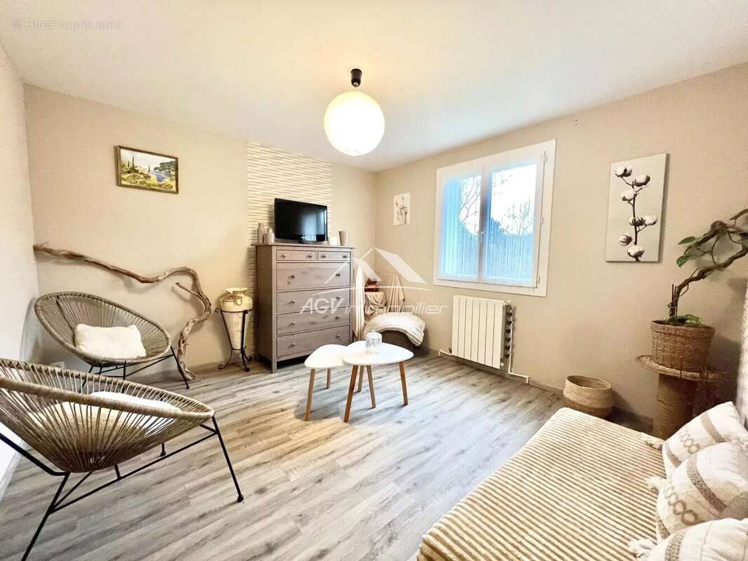 Maison à SAINT-MARTIN-DE-VALGALGUES