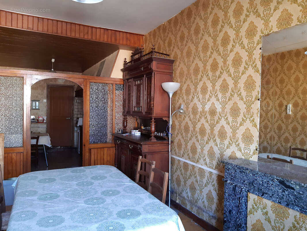 Maison à COUCOURON