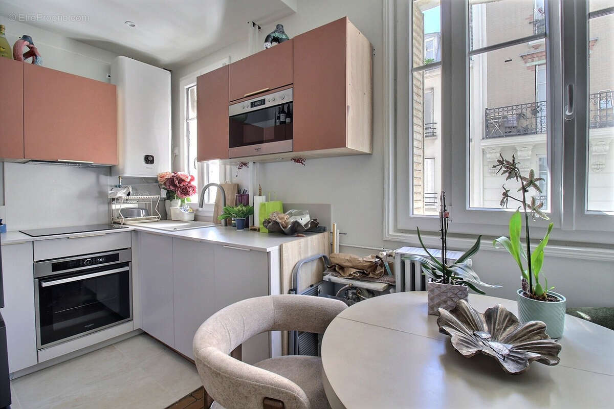 Appartement à PARIS-14E