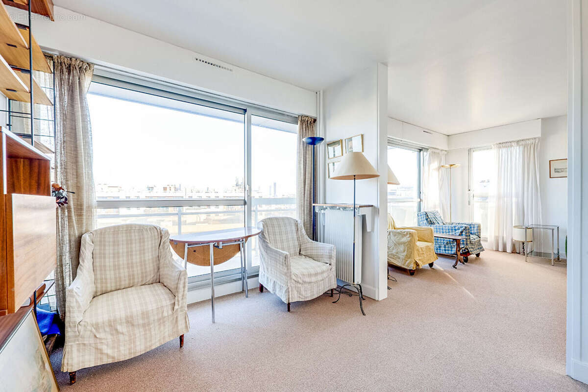 Appartement à PARIS-14E