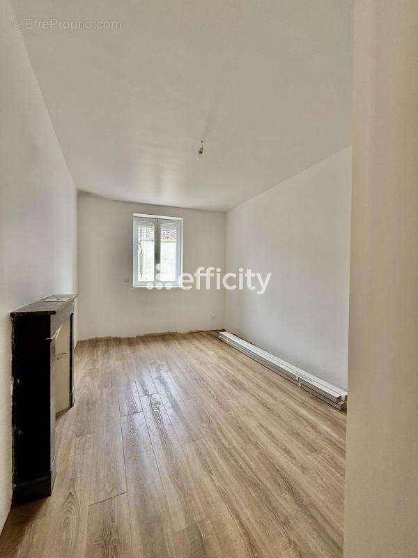 Maison à OINVILLE-SUR-MONTCIENT