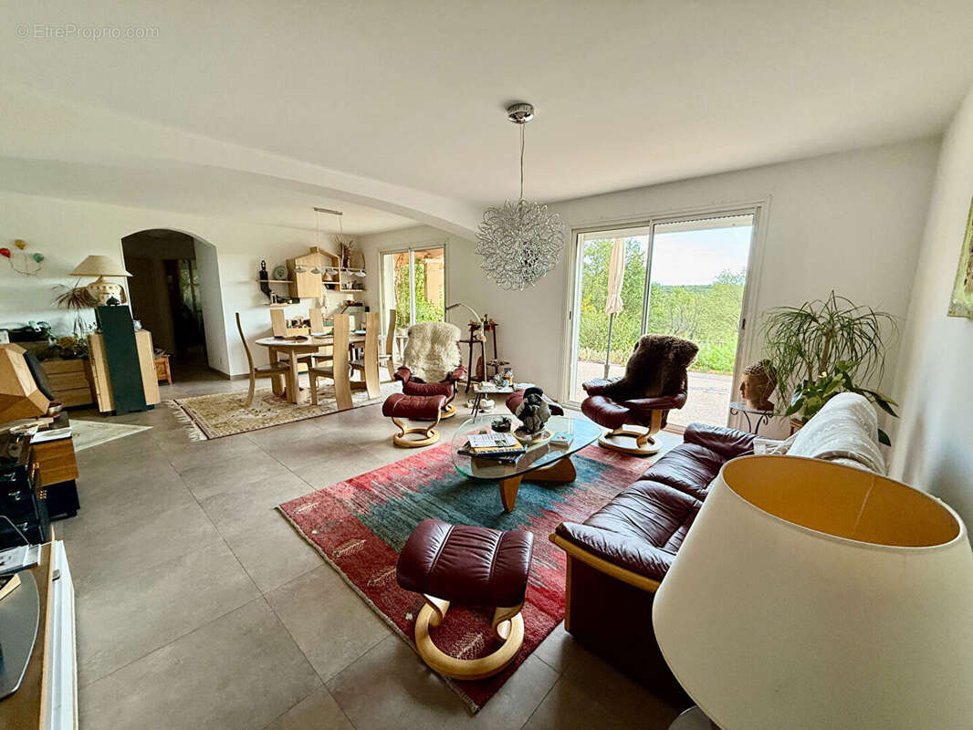 Maison à SAINT-MAXIMIN-LA-SAINTE-BAUME