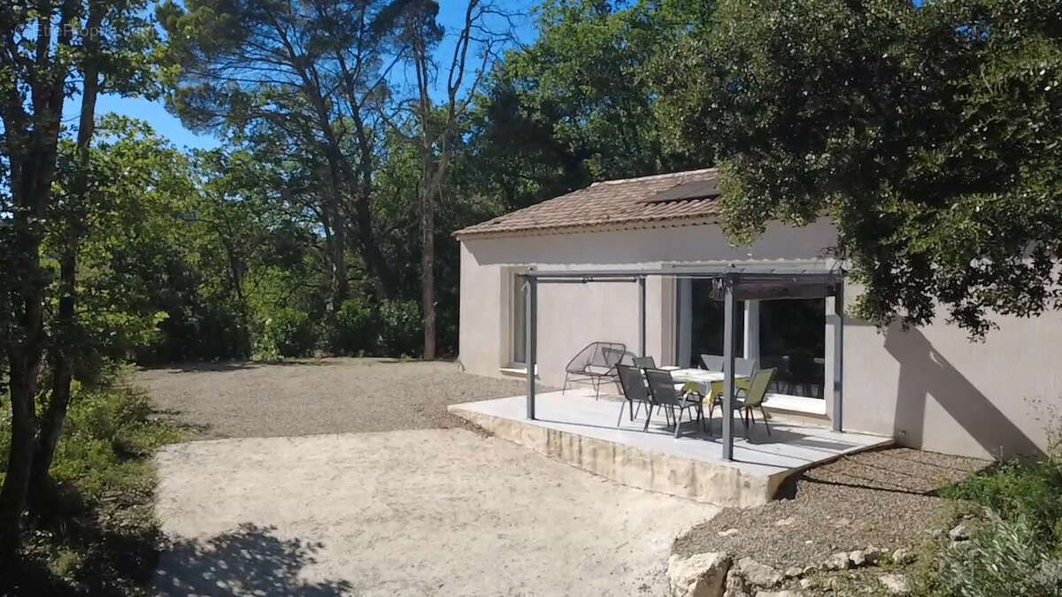 Maison à SALERNES