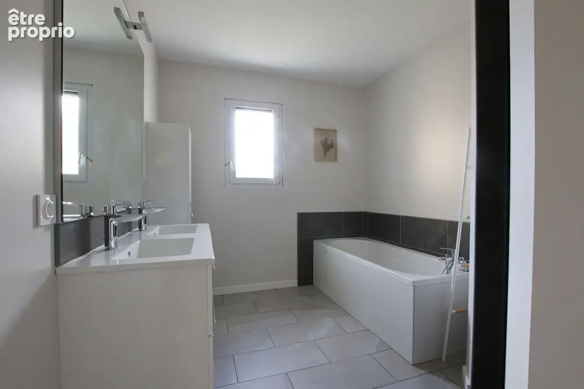 Très agréable maison de plain-pied à Vouillé - photo 15