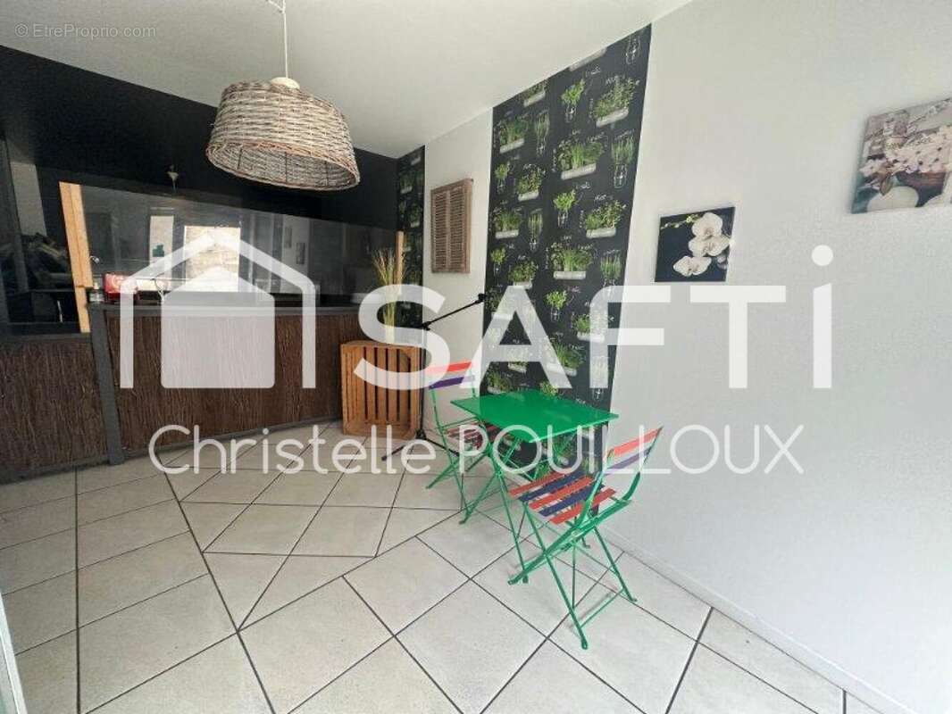 Photo 5 - Commerce à MAGNE