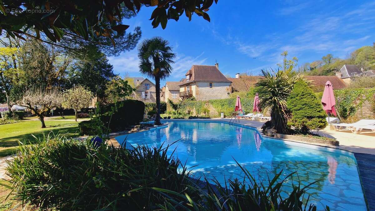 Hôtel de charme dans un cadre magnifique au bord de la rivière - photo 2