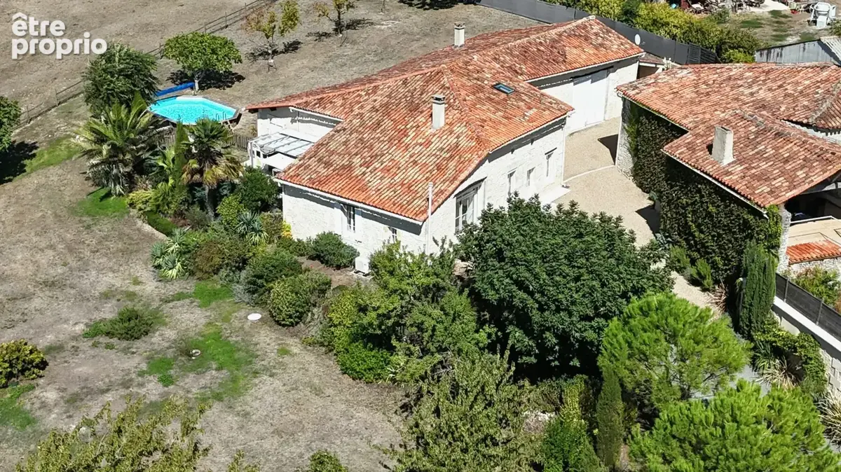 Maison à MONTBOYER