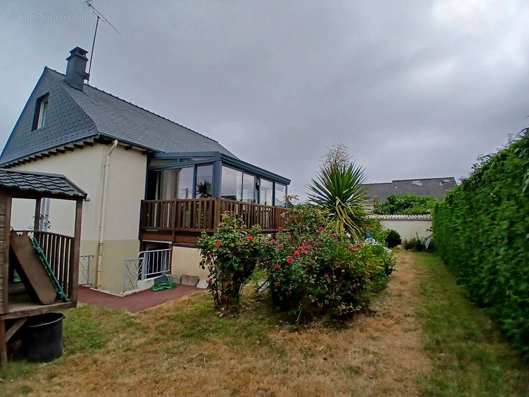 Maison SAINT BERTHEVIN 8 pièce(s) 124 m2 - photo 1