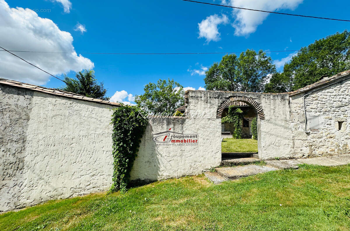 Charmante maison en pierre du XVIe siècle en Dordogne - photo 5