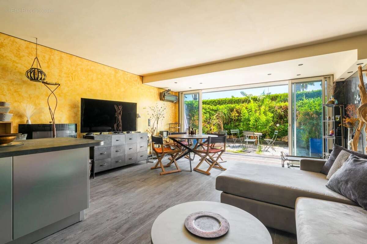 Grand studio en Front de mer - Saint Laurent du var - photo 5