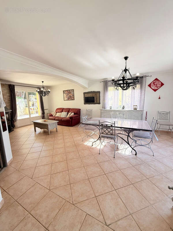 Maison à LE CANNET