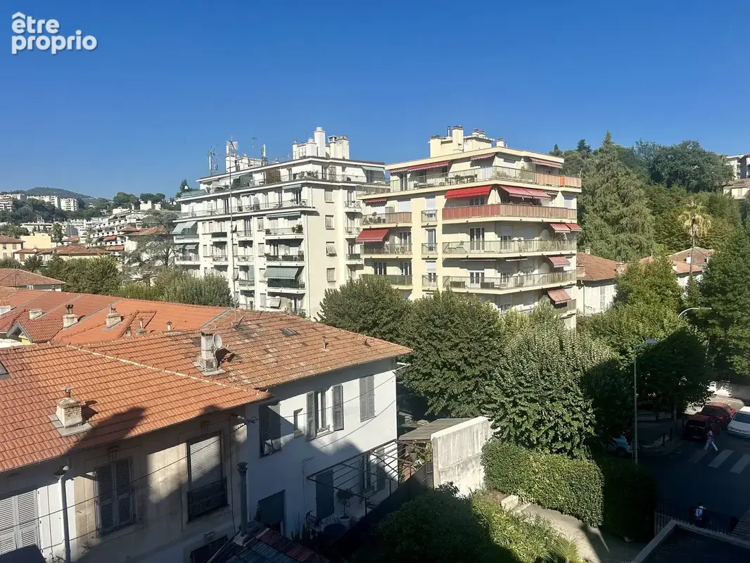 Nice chambrun 3p avant dernier etage - photo 11