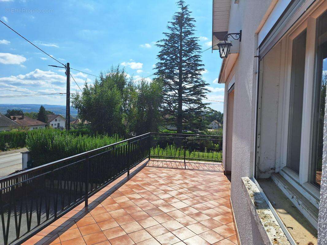 Maison à MONTFAUCON