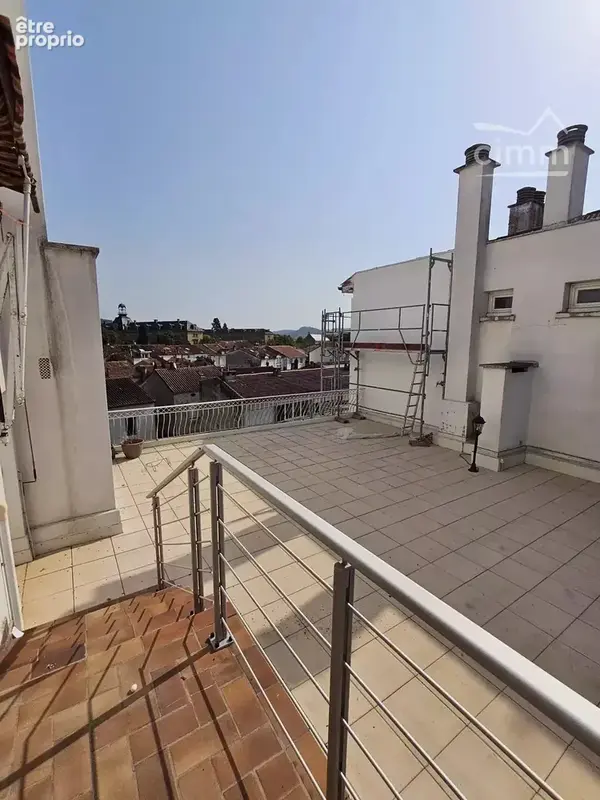Bel appartement avec grande terrasse et parking - photo 4