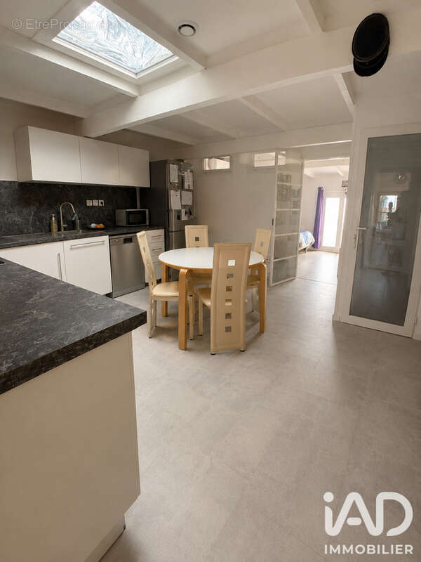 Maison 90 m² à Sainte-Anastasie-Sur-Issole  - photo 5