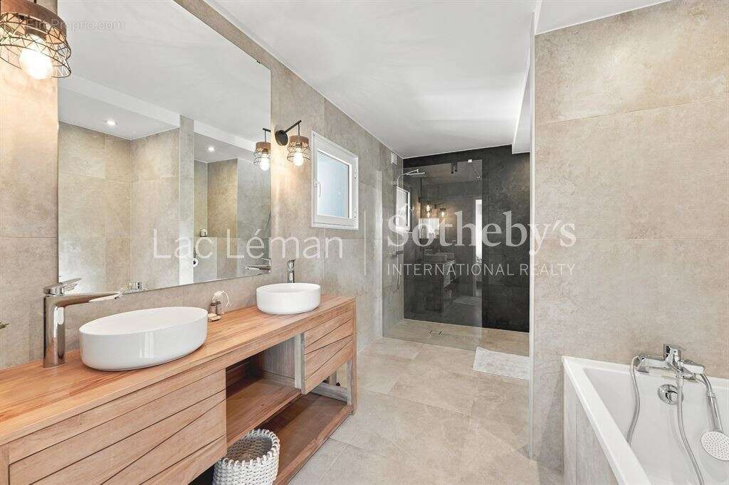Villa Contemporaine d'Exception avec 4 Chambres en Suite - photo 13