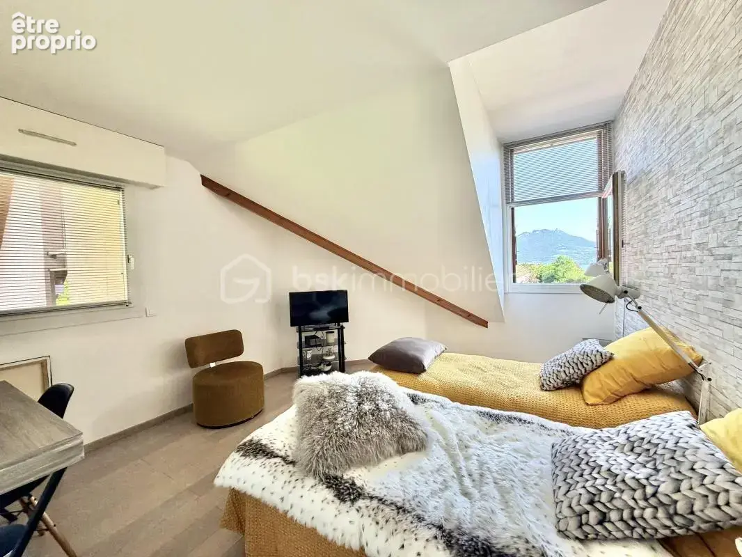 Appartement T3 en duplex avec cave et garage, à 2 pas du lac à Veyrier-du-Lac - photo 11