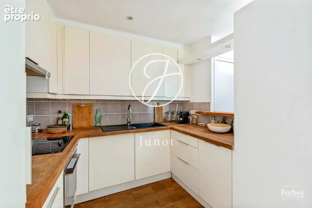 Paris 18e - MONTMARTRE - ABBESSES/LEPIC - Appartement comme une maison - 72,78m² au sol (64,55m² Carrez) - photo 8