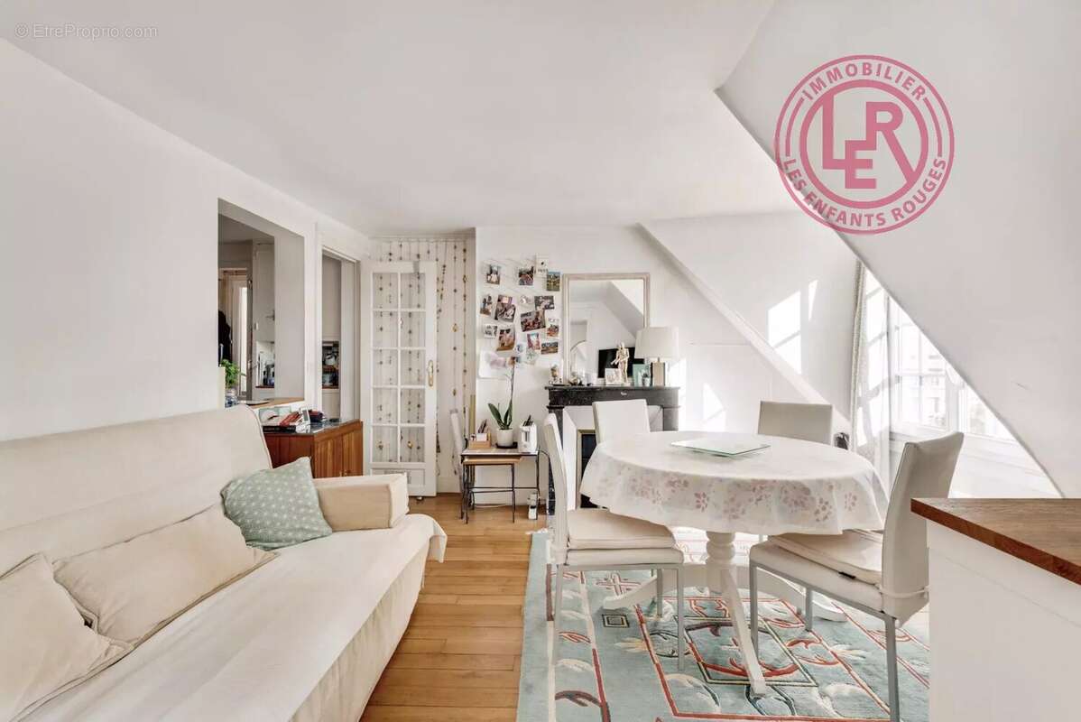 Appartement à PARIS-3E
