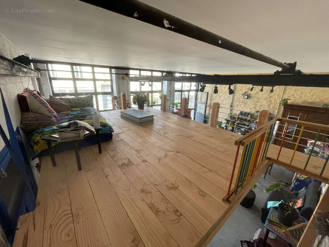 Autre à SAINT-ETIENNE