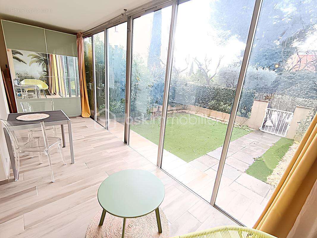 Appartement à SANARY-SUR-MER