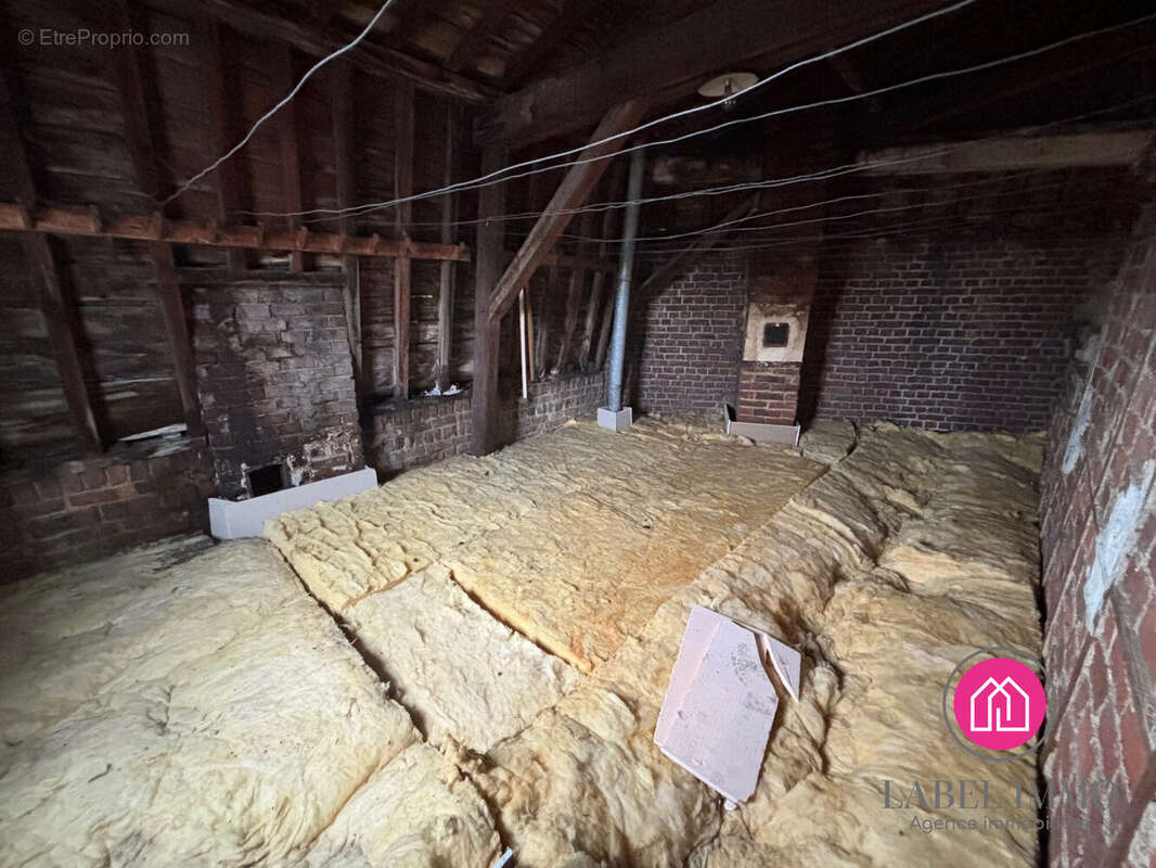 Maison à AVESNES-SUR-HELPE