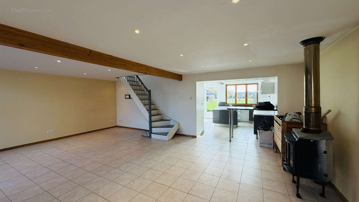 Maison 125m2 - trois chambre + mezzanine - jardin et dépendance - photo 6