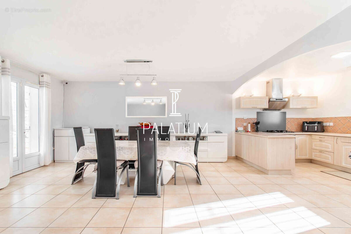 Maison à SAINT-JULIEN