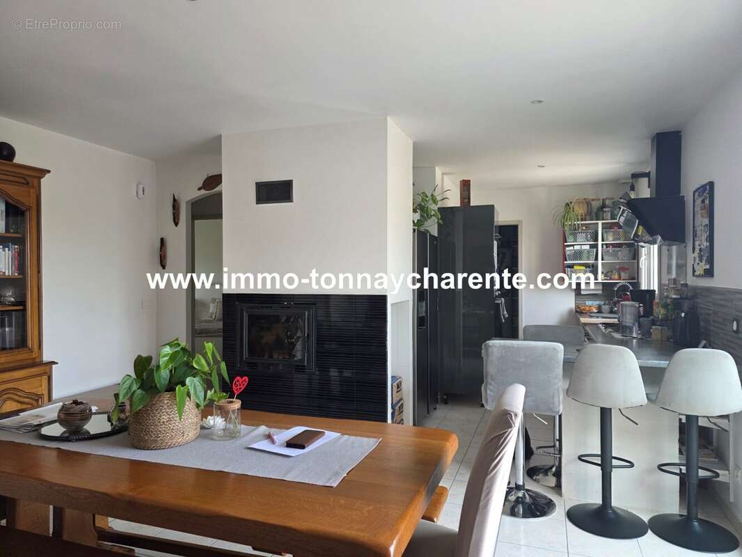 Maison à TONNAY-CHARENTE